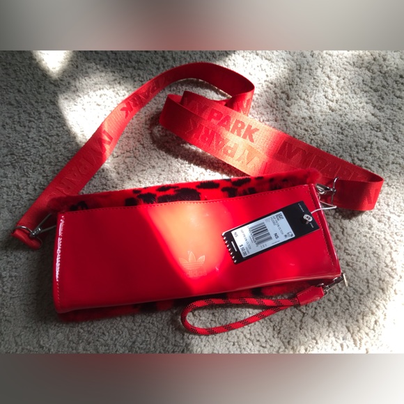 Ivy park x Adidas clutch red animal print new with tags never used rare - Picture 5 of 5